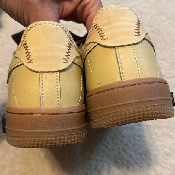 Nike kids shoes - Picture 3 of 5